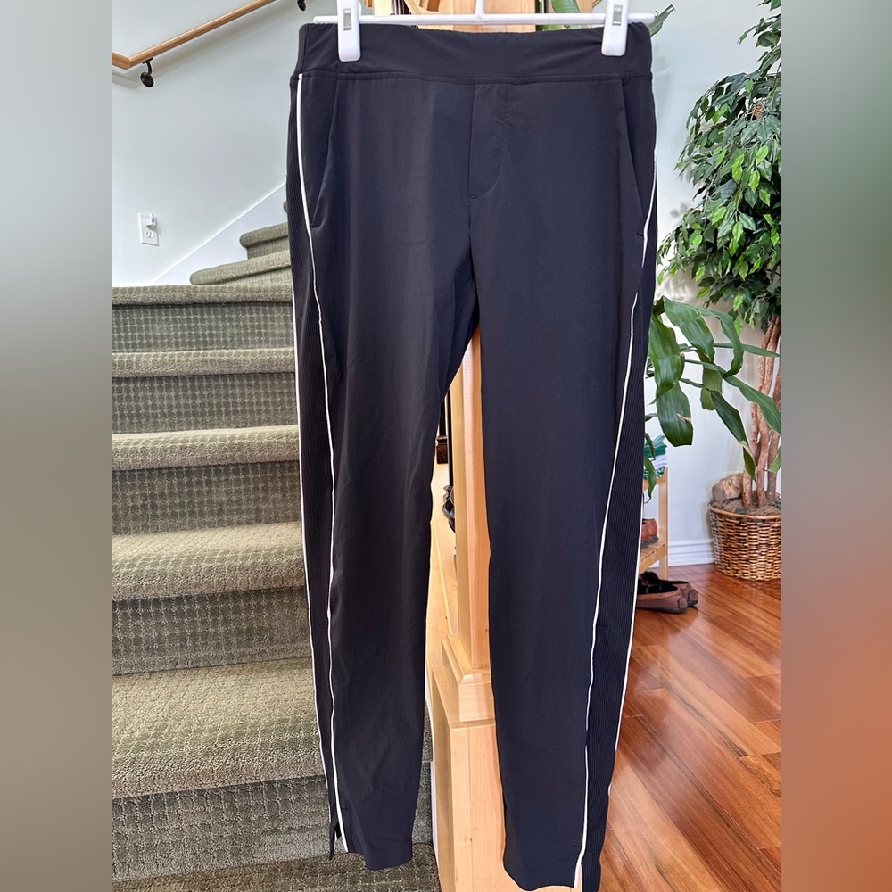Athleta Women’s Brooklyn Luxe Black with White Stripe Ankle Pants Size 2